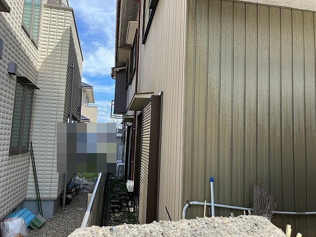 建物側面の外壁