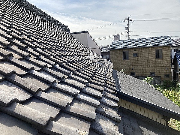 取り合い部の瓦屋根