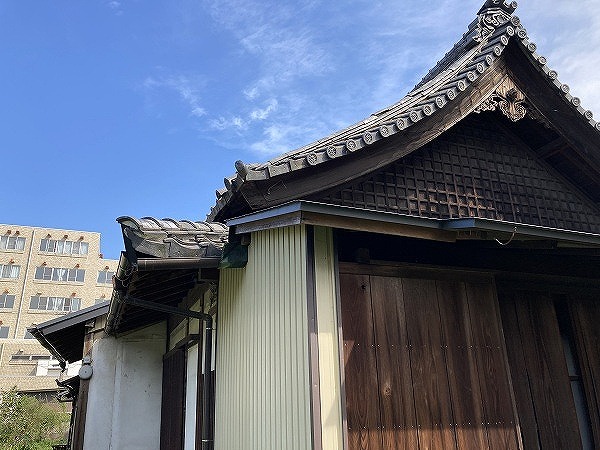 寺院屋根の取り合い部