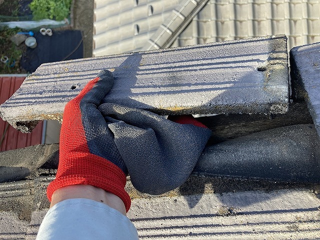 浮いた屋根材の確認