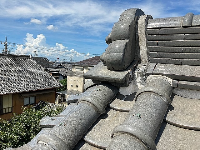 棟端部の漆喰剥がれ